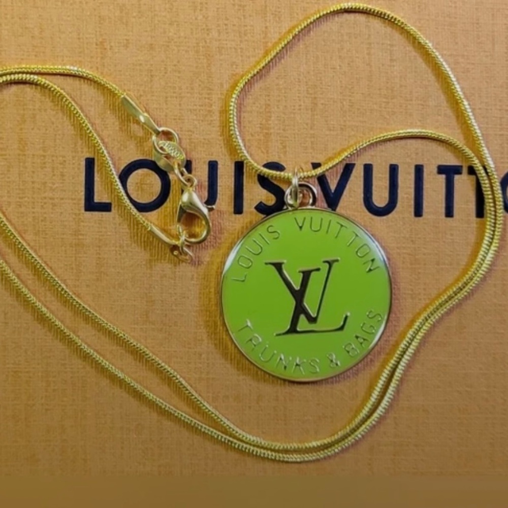 💚Louis Vuitton Trunks & Bags Bag Charm
